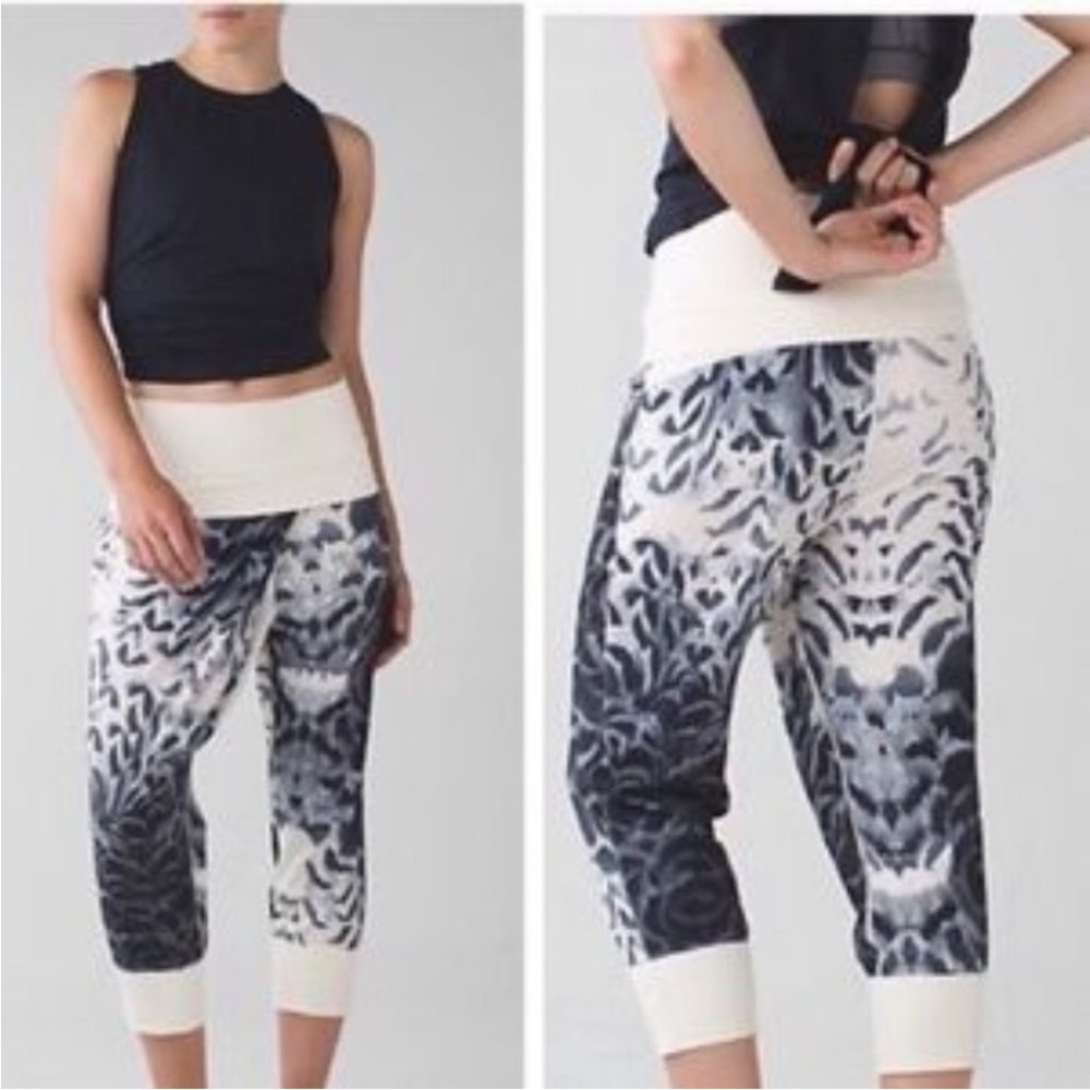 Lululemon Dance to Yoga Pant Angel Wing Print Size 4